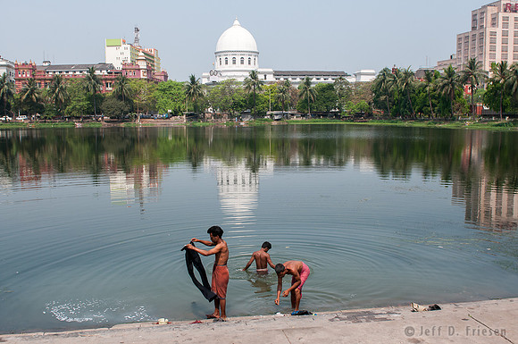 Washing in Urban Lake